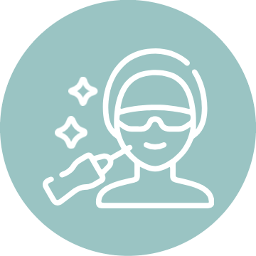 Ícono de una mujer con antifaz y una jeringa en sus pómulos